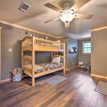 Вілла Broken Bow Retreat On 2 Acres With Hot Tub And Deck! Екстер'єр фото