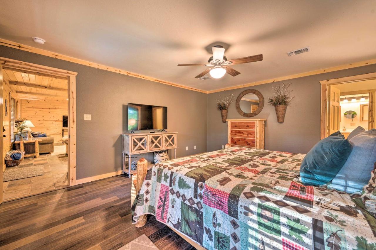 Вілла Broken Bow Retreat On 2 Acres With Hot Tub And Deck! Екстер'єр фото